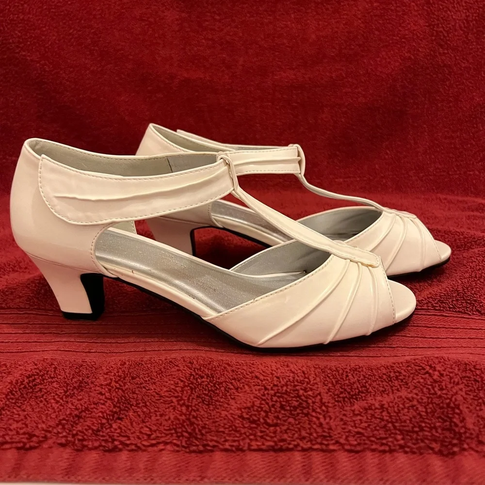 Angel Steps Eva Pump Women’s Shoes; White Patent; Size 7.5 - Picture 5 of 12
